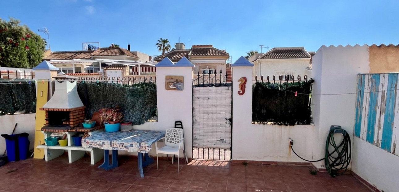 Herverkoop - House -
Torrevieja - Zona los Frutales
