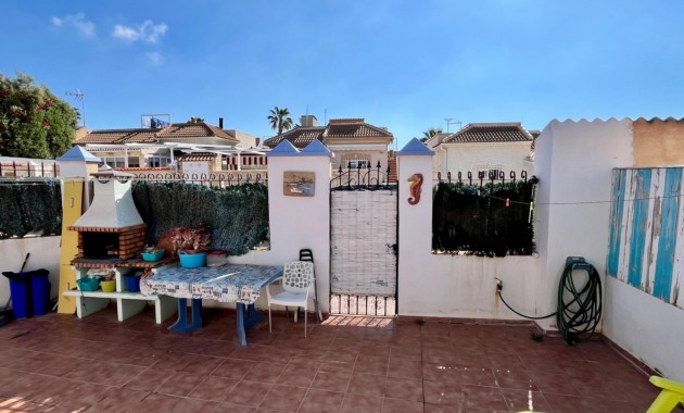 Herverkoop - House -
Torrevieja - Zona los Frutales