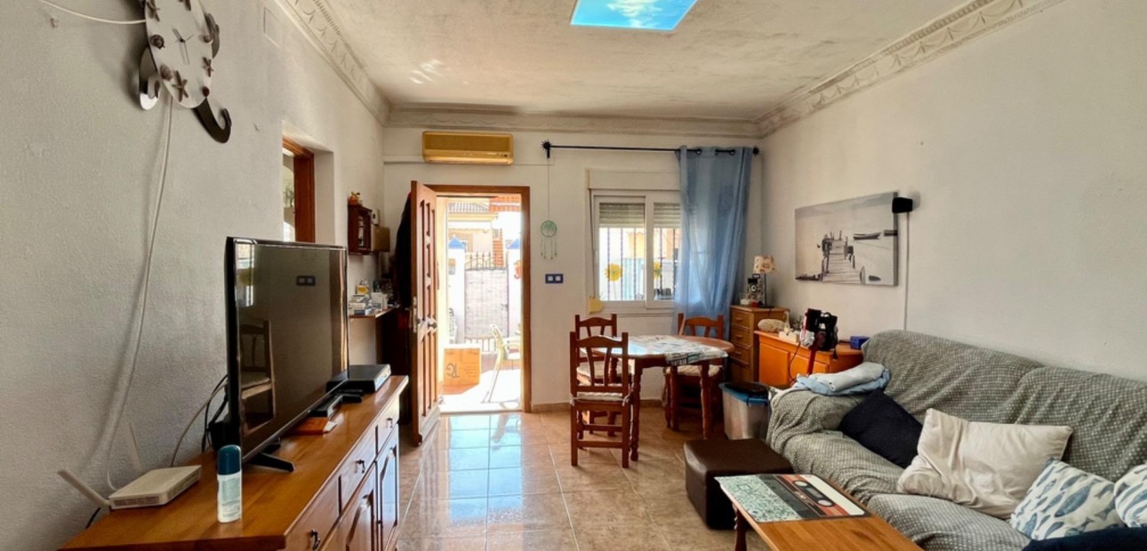 Herverkoop - House -
Torrevieja - Zona los Frutales