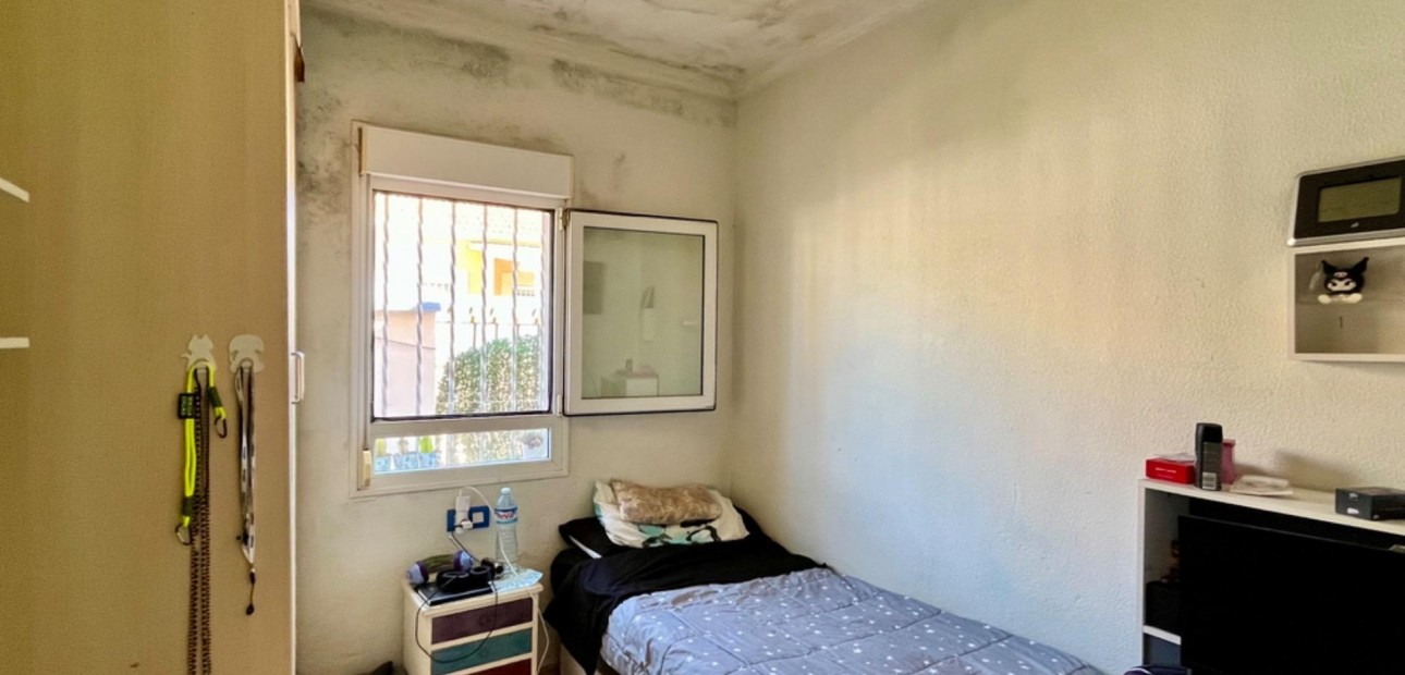 Herverkoop - House -
Torrevieja - Zona los Frutales