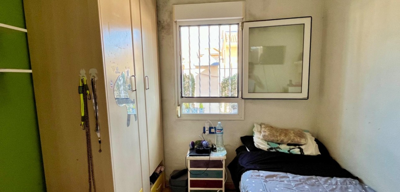 Herverkoop - House -
Torrevieja - Zona los Frutales