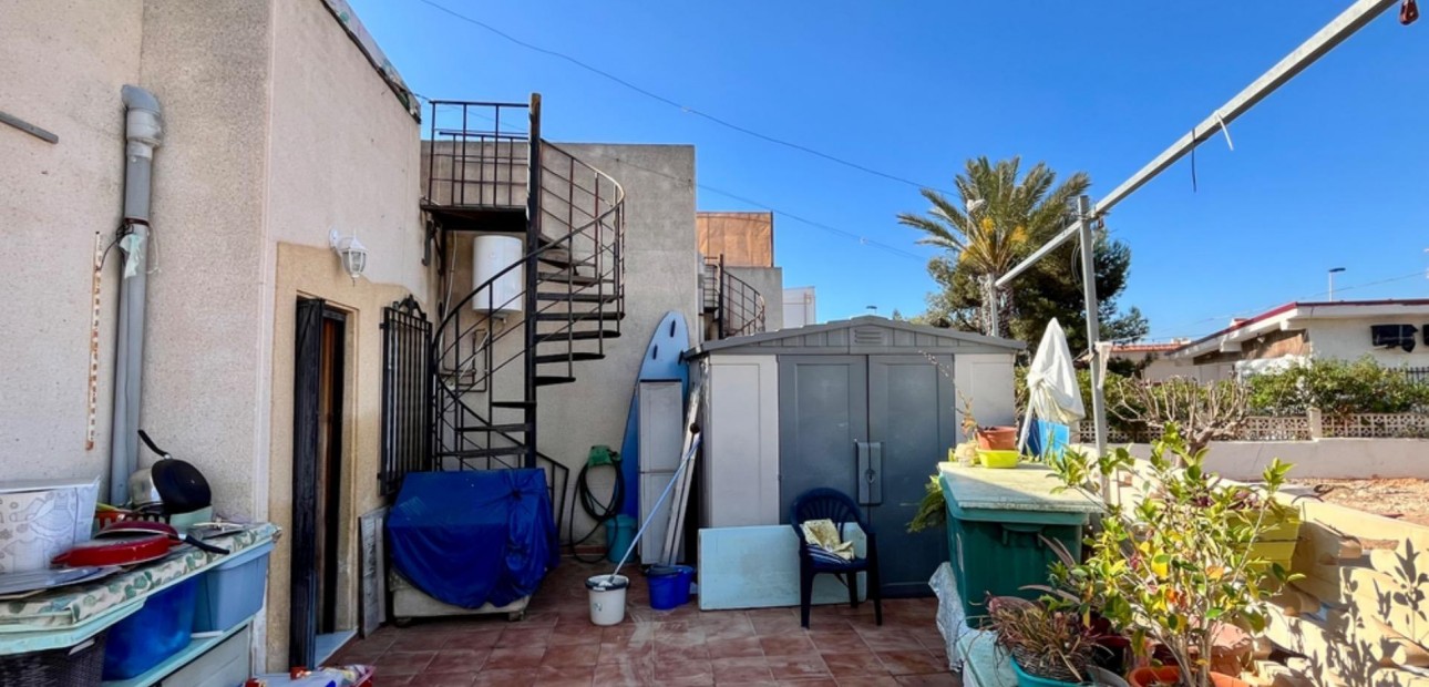 Herverkoop - House -
Torrevieja - Zona los Frutales