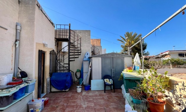 Herverkoop - House -
Torrevieja - Zona los Frutales