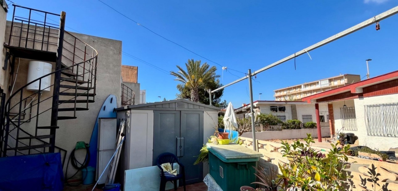 Herverkoop - House -
Torrevieja - Zona los Frutales