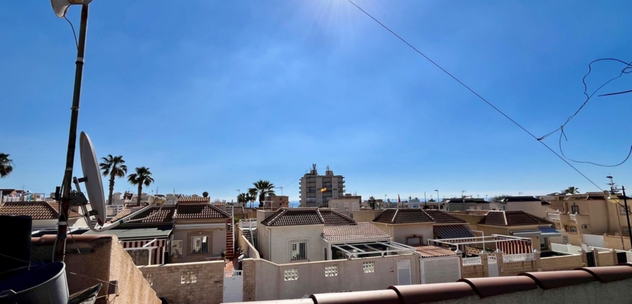 Herverkoop - House -
Torrevieja - Zona los Frutales