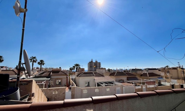Herverkoop - House -
Torrevieja - Zona los Frutales