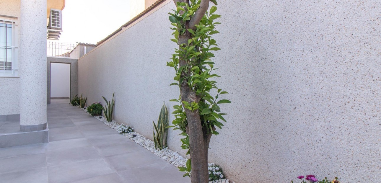 Herverkoop - Bungalow -
Torrevieja - San luis