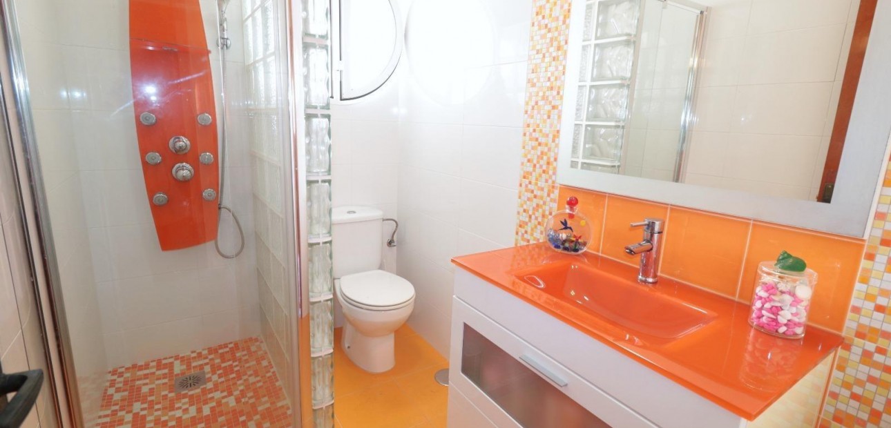 Venta - Terraced house -
Torrevieja - Acequion