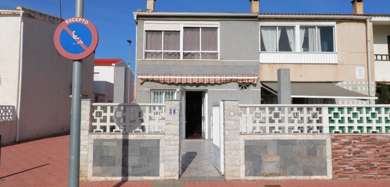 Venta - Terraced house -
Torrevieja - Acequion