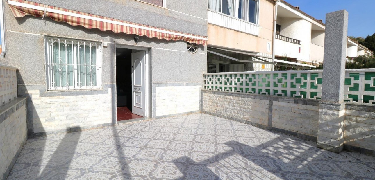 Venta - Terraced house -
Torrevieja - Acequion