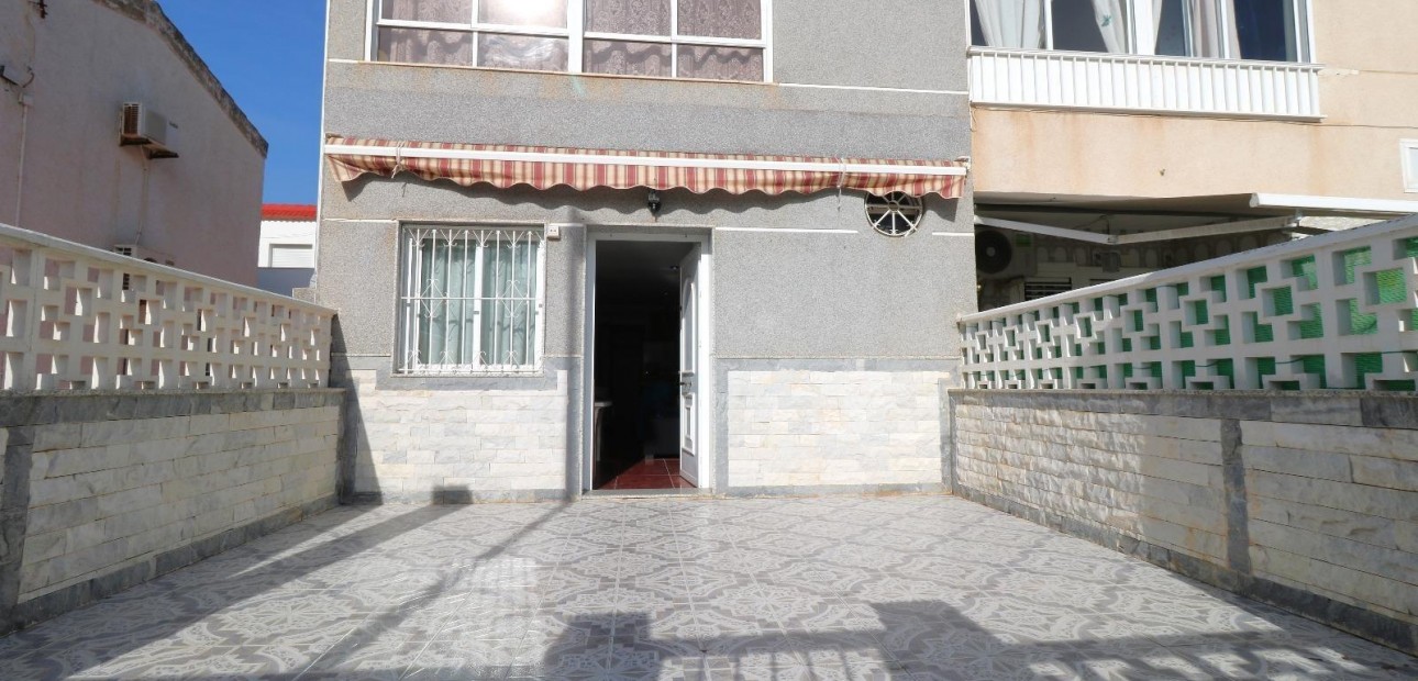 Venta - Terraced house -
Torrevieja - Acequion
