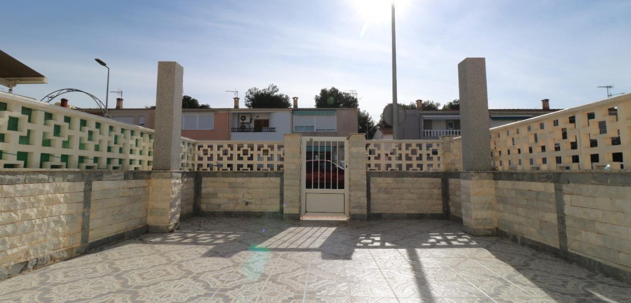 Venta - Terraced house -
Torrevieja - Acequion