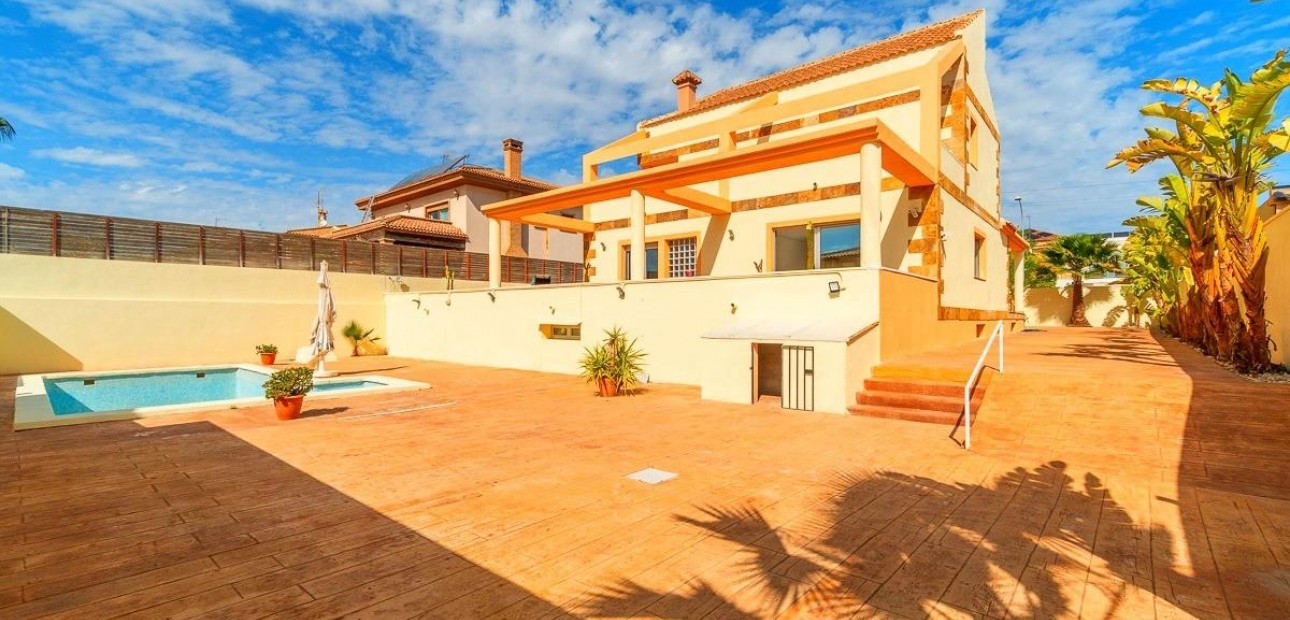 Venta - Villa -
Torrevieja - Aguas nuevas 2