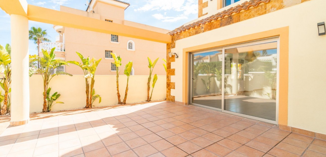 Venta - Villa -
Torrevieja - Aguas nuevas 2