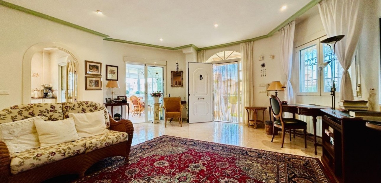 Herverkoop - Villa -
Benferri - Comunidad valenciana