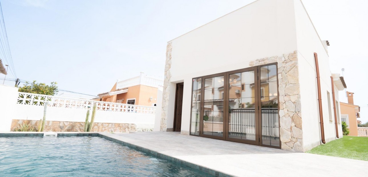 Venta - Villa -
Orihuela Costa - Punta Prima