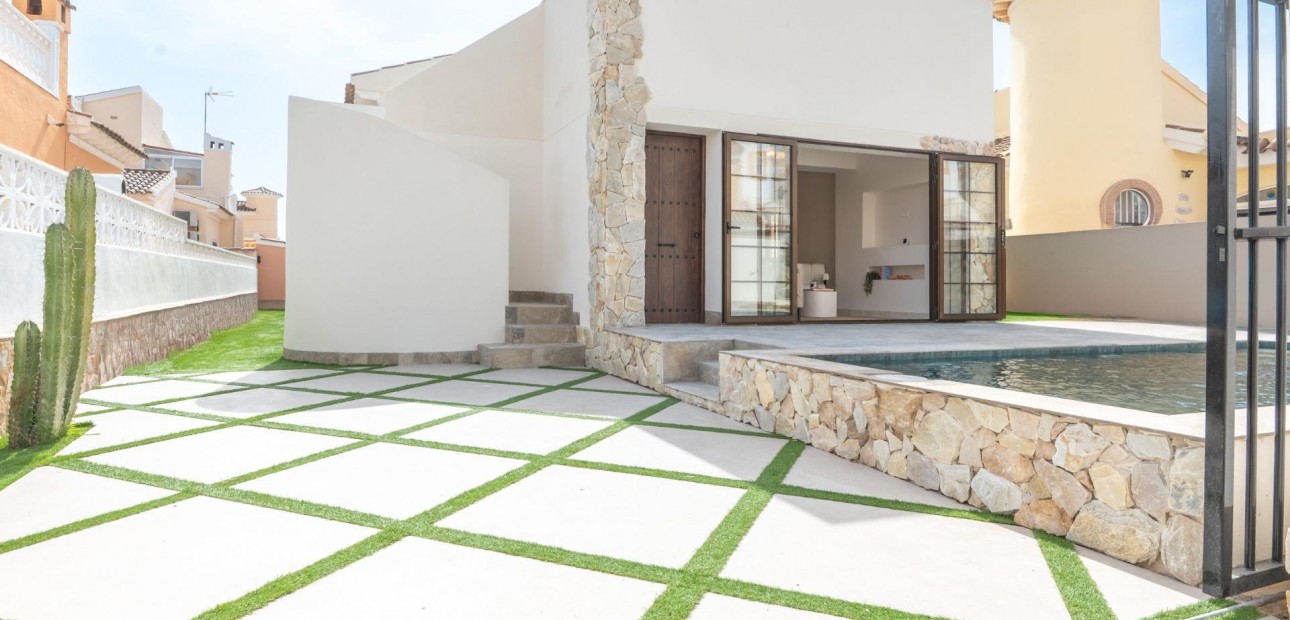 Venta - Villa -
Orihuela Costa - Punta Prima