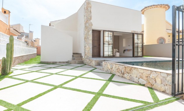 Venta - Villa -
Orihuela Costa - Punta Prima