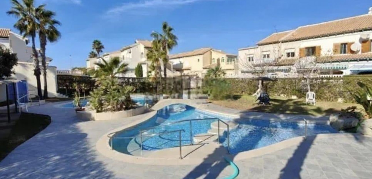 Herverkoop - Terraced house -
Torrevieja - Torreblanca