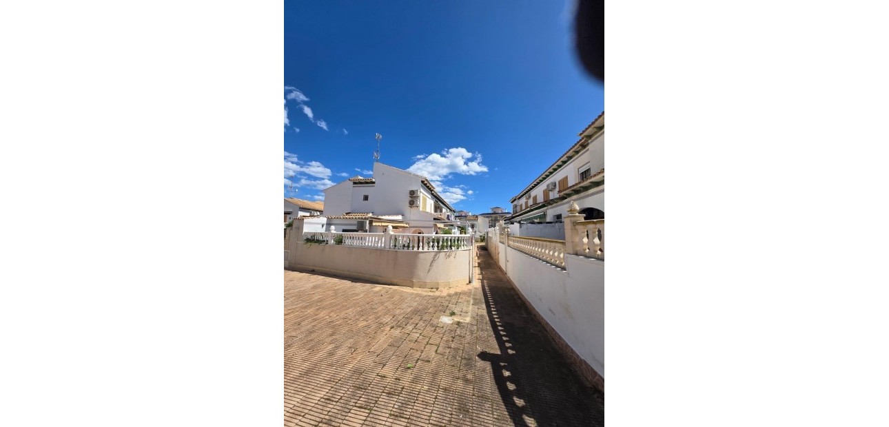 Herverkoop - Terraced house -
Torrevieja - Torreblanca