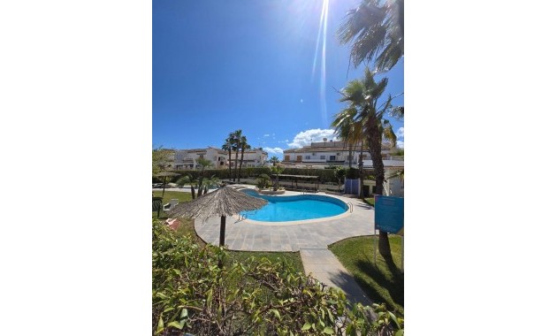 Herverkoop - Terraced house -
Torrevieja - Torreblanca