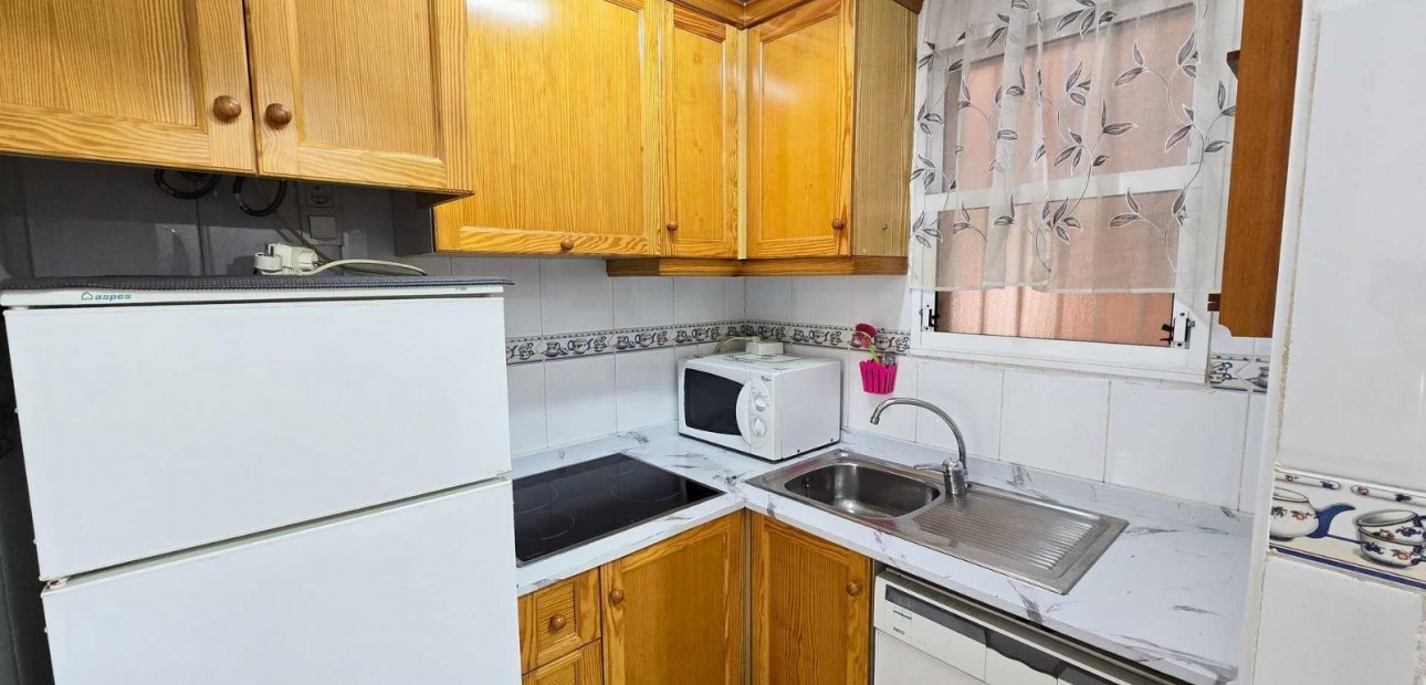 Venta - Apartamento / piso -
Torrevieja - Estacion de autobuses