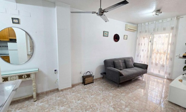 Venta - Apartamento / piso -
Torrevieja - Estacion de autobuses