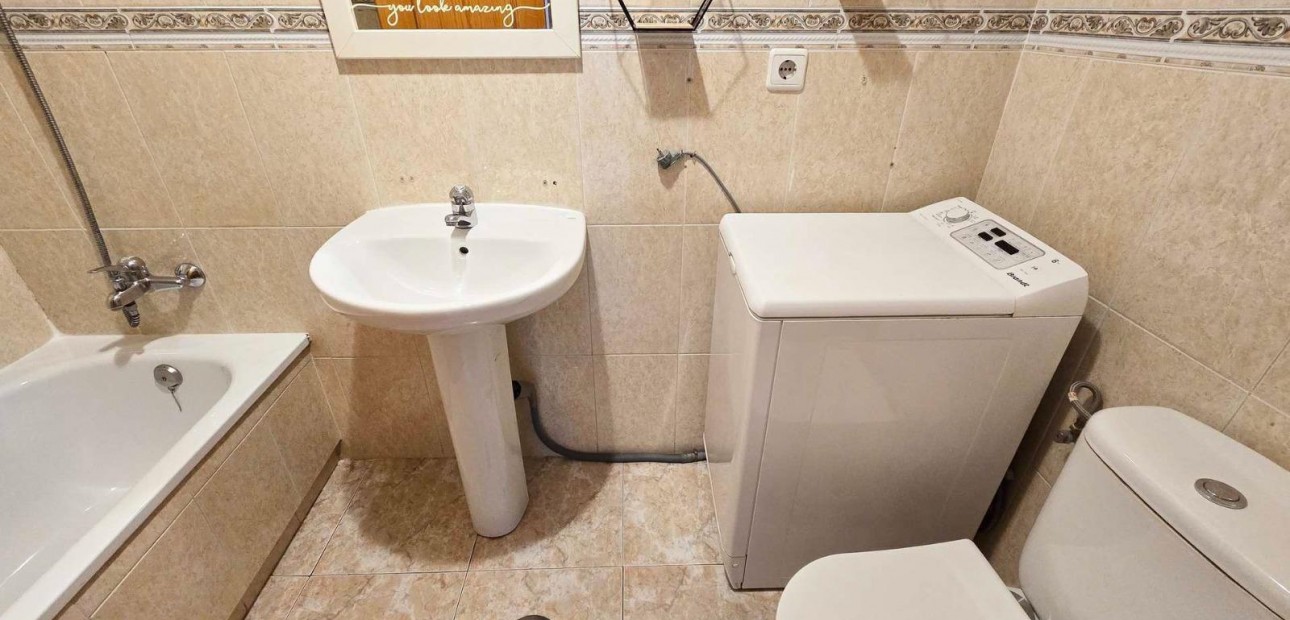 Venta - Apartamento / piso -
Torrevieja - Estacion de autobuses