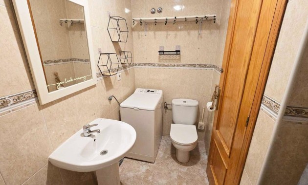 Venta - Apartamento / piso -
Torrevieja - Estacion de autobuses