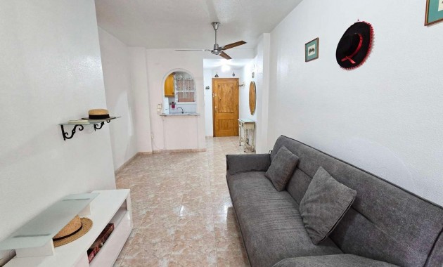Venta - Apartamento / piso -
Torrevieja - Estacion de autobuses
