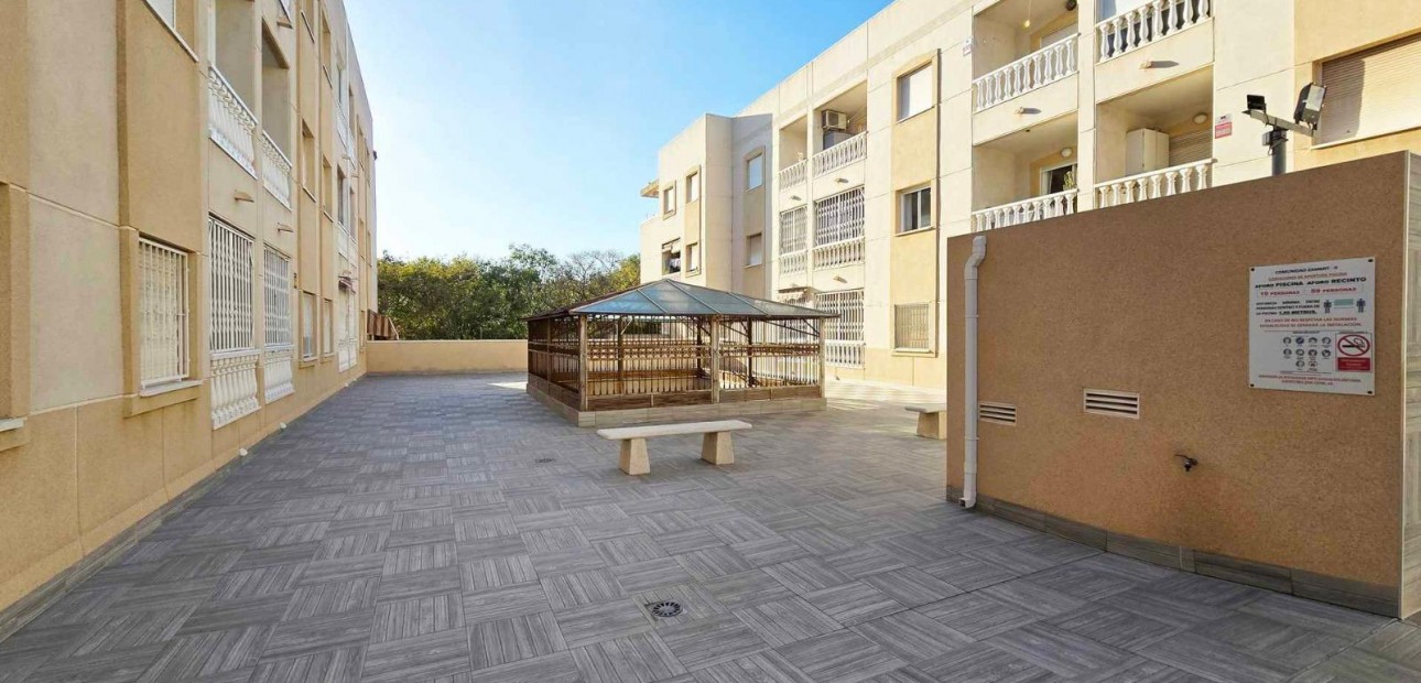 Venta - Apartamento / piso -
Torrevieja - Estacion de autobuses