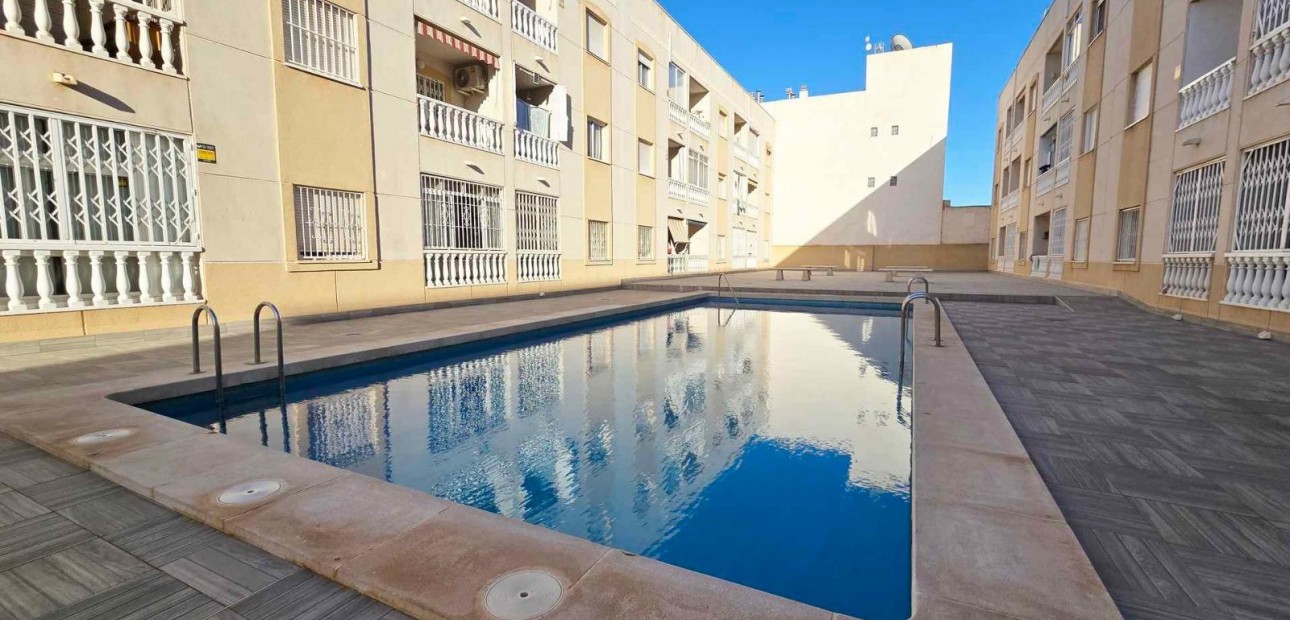 Venta - Apartamento / piso -
Torrevieja - Estacion de autobuses