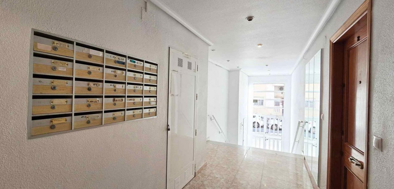 Venta - Apartamento / piso -
Torrevieja - Estacion de autobuses