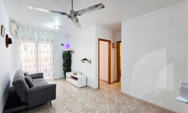 Venta - Apartamento / piso -
Torrevieja - Estacion de autobuses