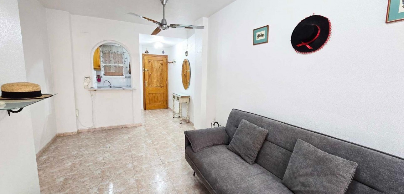 Venta - Apartamento / piso -
Torrevieja - Estacion de autobuses