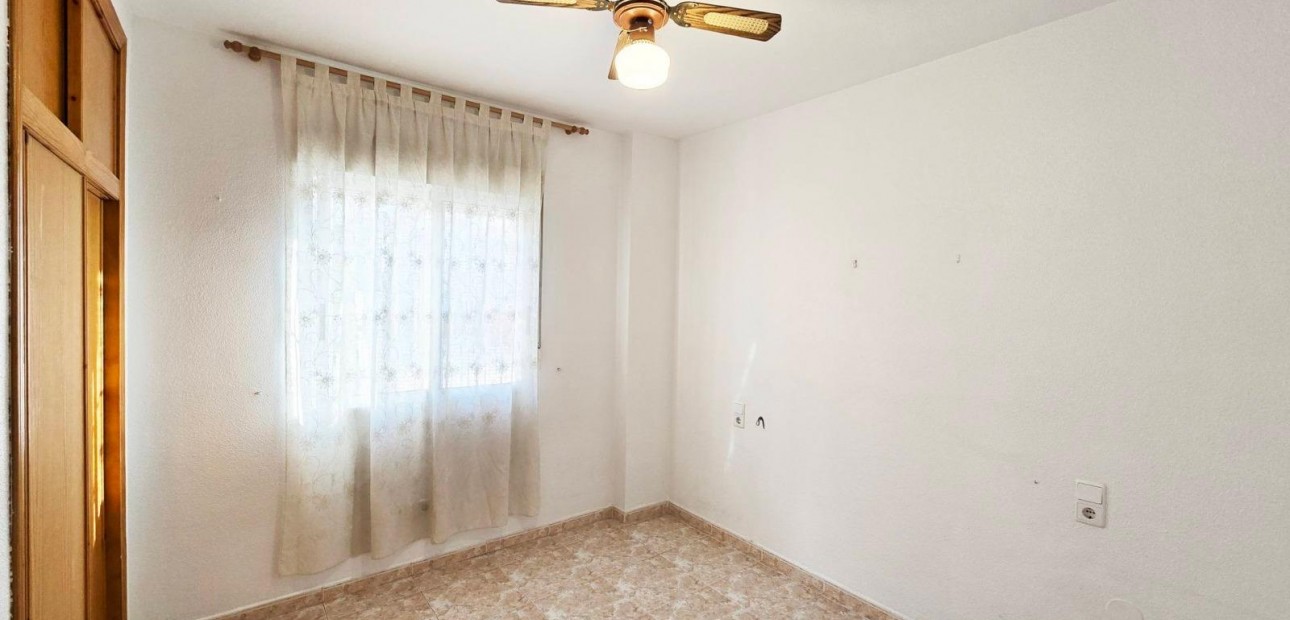 Venta - Apartamento / piso -
Torrevieja - Estacion de autobuses