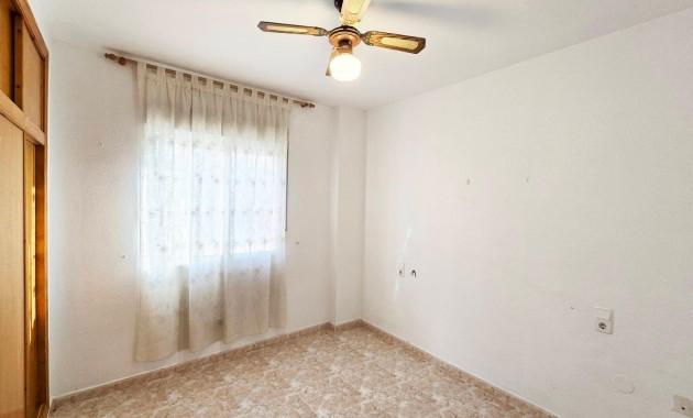 Venta - Apartamento / piso -
Torrevieja - Estacion de autobuses