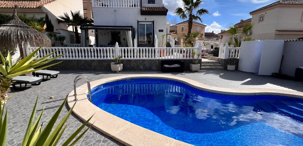 Sale - Detached Villa -
Benijofar