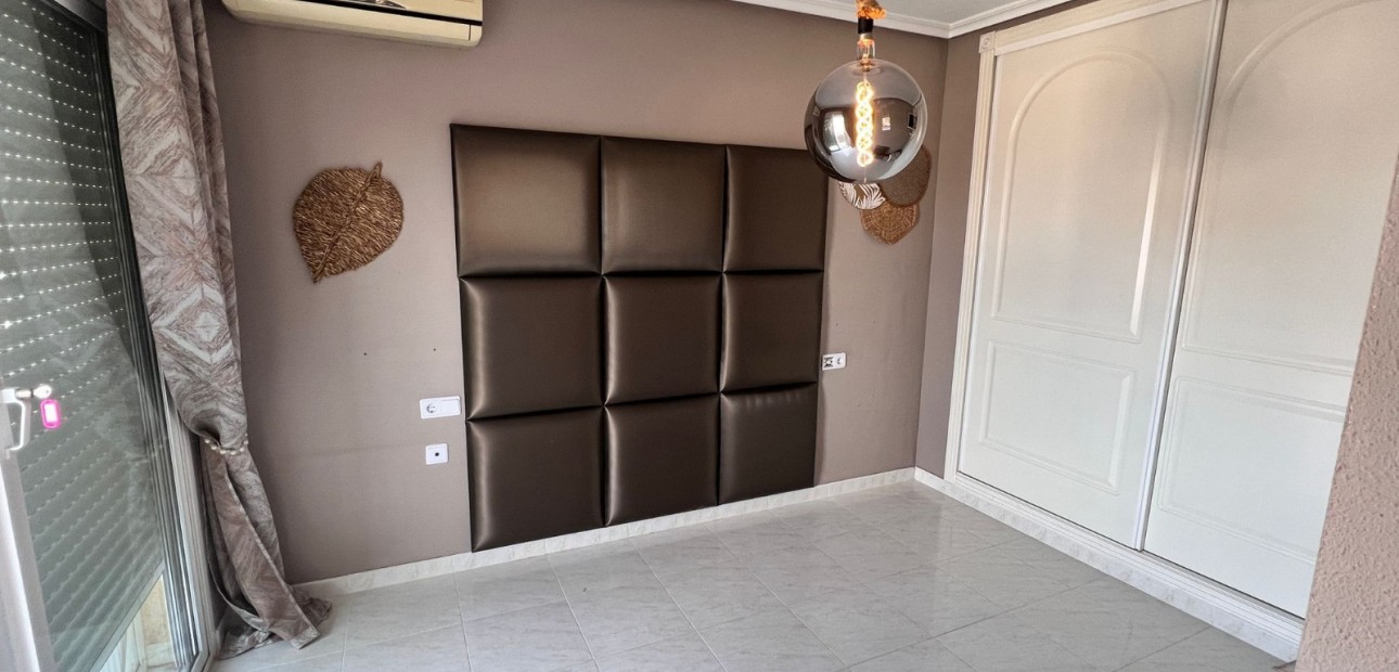 Sale - Detached Villa -
Benijofar