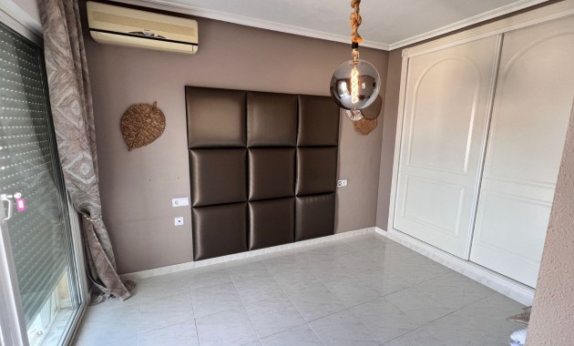 Sale - Detached Villa -
Benijofar