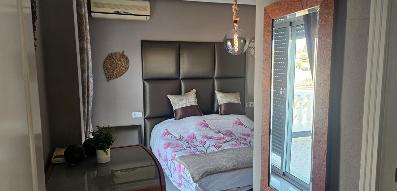 Sale - Detached Villa -
Benijofar