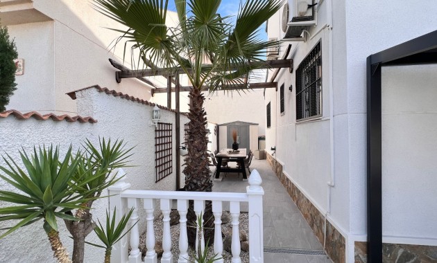 Sale - Detached Villa -
Benijofar