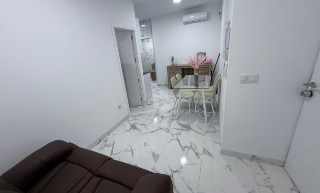 Herverkoop - Appartement / flat -
Torrevieja - Centro