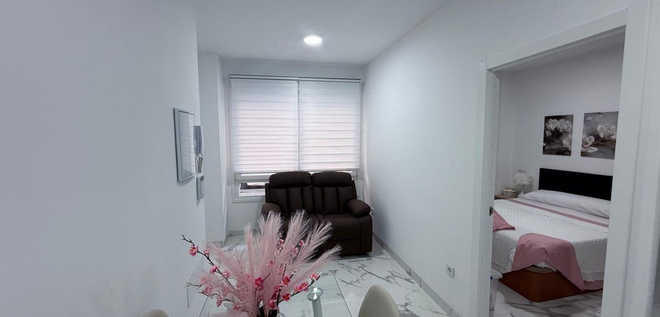Herverkoop - Appartement / flat -
Torrevieja - Centro