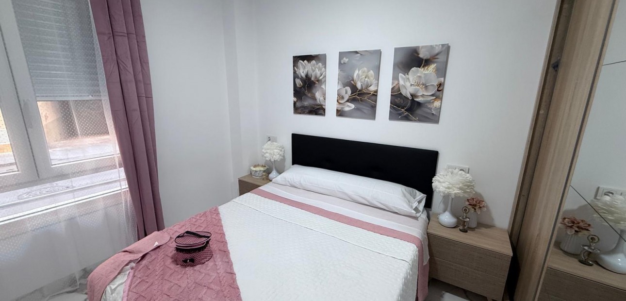 Herverkoop - Appartement / flat -
Torrevieja - Centro