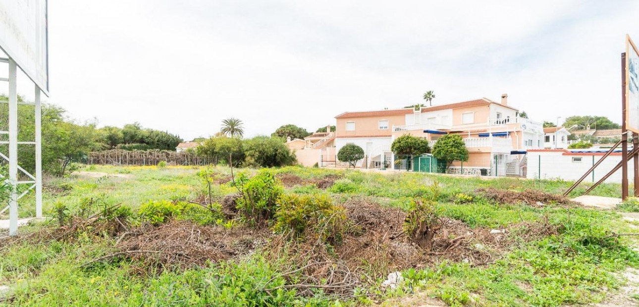 Herverkoop - Perceel / Grond -
Torrevieja - Los balcones