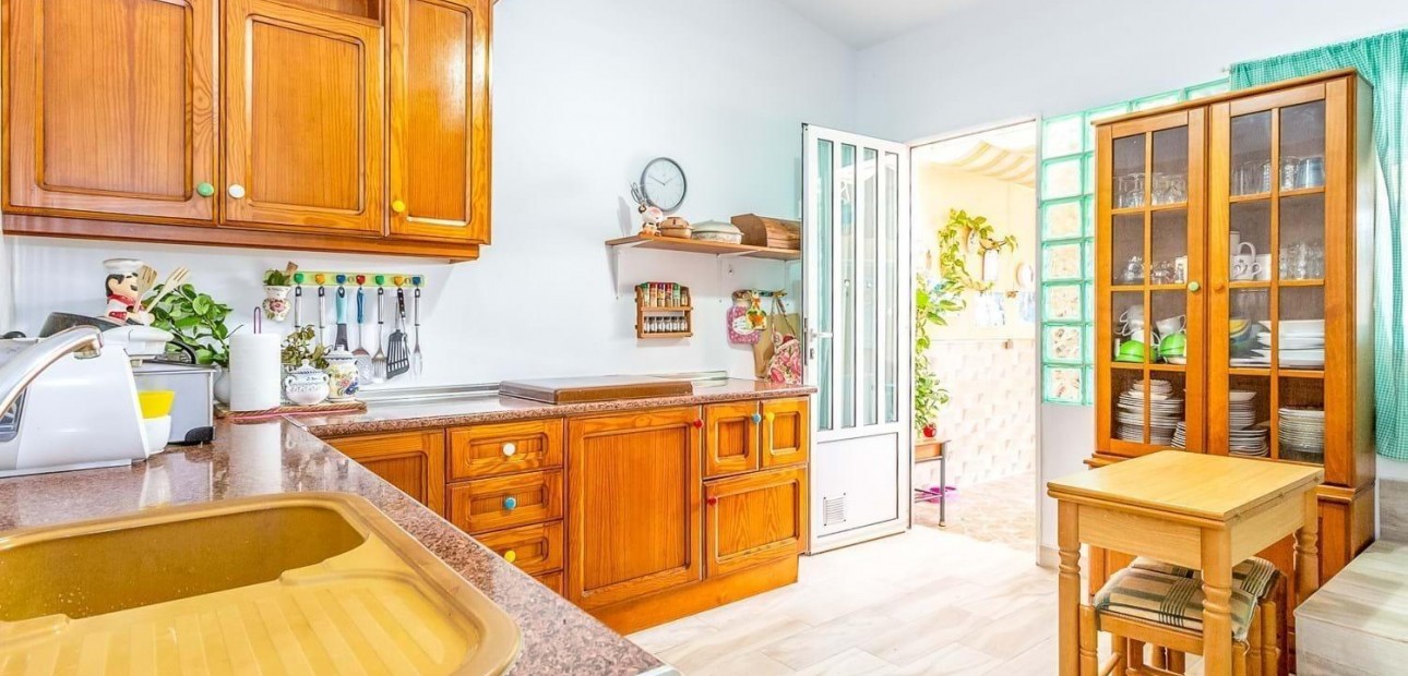 Sale - Villa -
Orihuela Costa - La Florida