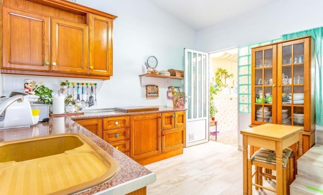 Sale - Villa -
Orihuela Costa - La Florida