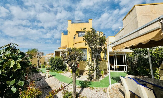 Sale - Villa -
Orihuela Costa - La Florida