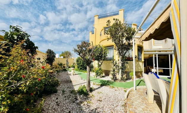 Sale - Villa -
Orihuela Costa - La Florida